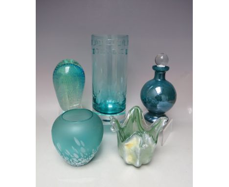 FIVE ITEMS OF VINTAGE AND STUDIO GLASS, to include a Caithness vase of cylindrical form, a Murano globular bottle with matche