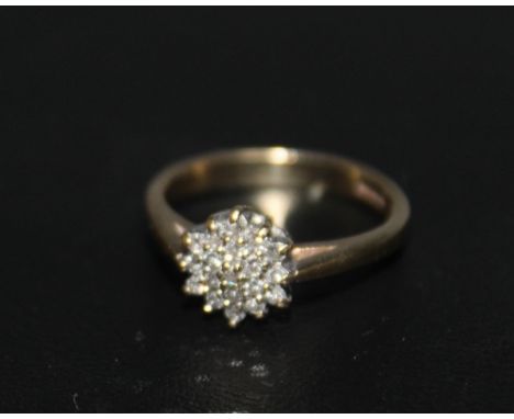 A HALLMARKED 9 CARAT GOLD DIAMOND CLUSTER RING, approx weight 2.4g, ring size J