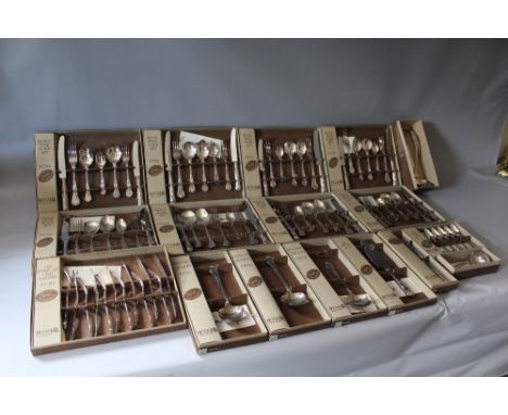 A GOOD QUANTITY OF SILVER PLATED KINGS PATTERN CUTLERY IN ORIGINAL BOXES BY BUTLER CUTLERY OF SHEFFIELD, many pieces appear t