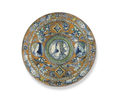 A Deruta maiolica stand for a ewer, circa 1500The raised centre painted with a medallion inscribed 'LUCRETIA. ROMANA' bordere