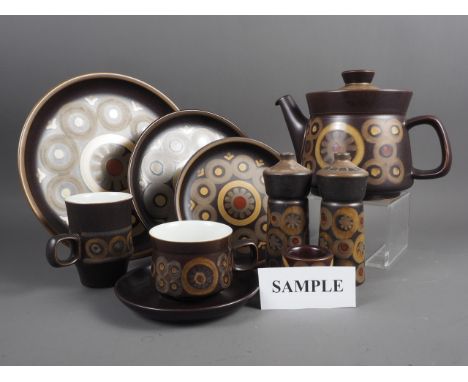 A Derby "Arabesque" pattern part combination service, including a teapot, coffee pot, dinner plates, a tureen, etc, and a&nbs