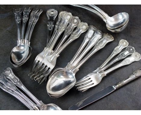 A harlequin set of Kings pattern silver flatware, various makers and dates, comprising; nine dessert spoons, six table forks,