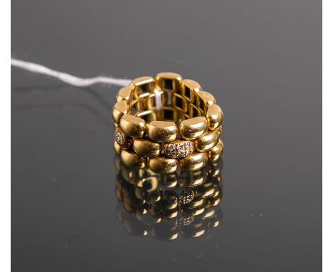 Damenkettenring 750 GG (Chopard, Schweiz), 3-reihig, aus einzelnen Gliedern gearbeitet,mi. Glieder m. Brillantbesatz, gestemp