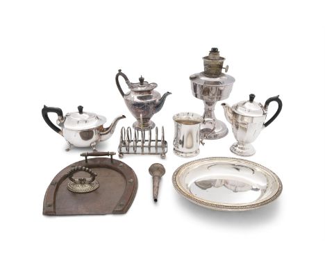 A MISCELLANEOUS COLLECTION OF SILVER PLATED WARE, including an oil lamp; tea and coffee pots; entree dishes etc.