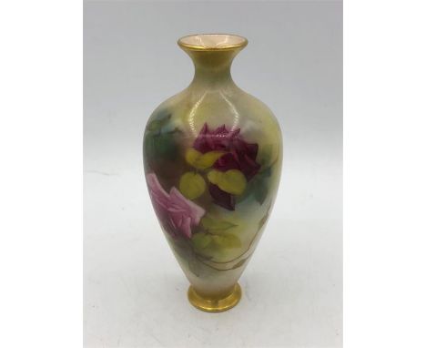 A hand painted Royal Worcester vase, 312. 13cm tall.