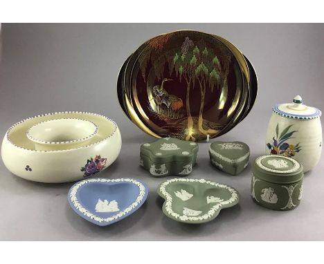 A selection of collectible ceramics to include a Carltonware Rouge Royal Herons fruit bowl, oval shape, L.26cms, W.21cms, H.4