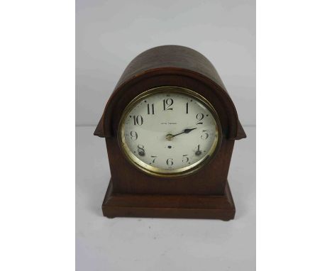 Seth Thomas U.S.A, Mahogany Cased Mantel Clock, 25cm high