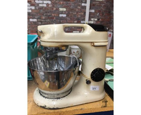 A 1940'S VINTAGE KENWOOD FOOD MIXER WITH K-WHISK WORKING BUT NO WARRANTY 