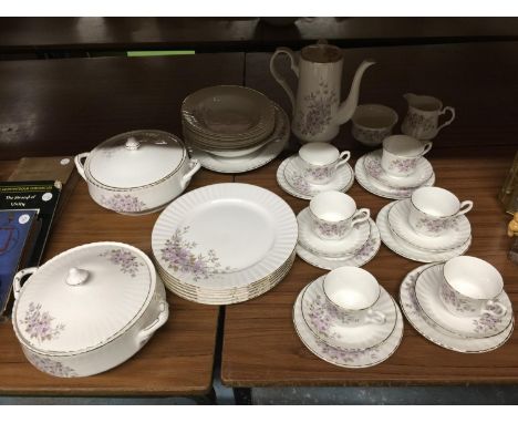 A ROYAL STAFFORD CHINA PART DINNER SERVICE TO INCLUDE PLATES, CUPS, SAUCERS, TUREENS, COFFEE POT, ETC 