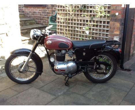 A 1960 MATCHLESS G5.  THIS MODEL WAS THE COMPANY'S DESIGNATED LIGHTWEIGHT 350 CC,  ENGINE AND FRAME NUMBERS AS PER FACTORY LI