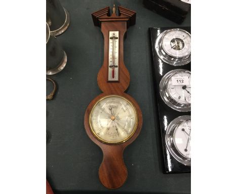 A SMALL WOODEN CASED BAROMETER WITH A BRASS FINIAL HEIGHT 44CM 