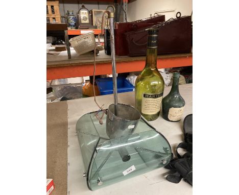 A CHROME AND TINTED GLASS LIGHT FITTING WITH FOUR BULB HOLDERS 27CM X 27CM 