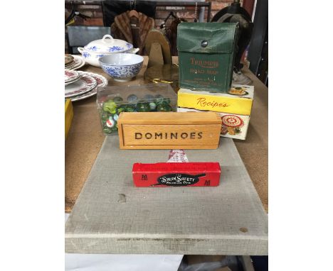 A SELECTION OF VINTAGE GAMES TO INCLUDE PEGITY, DOMINOES, MARBLES, A CINE TITLE SET, ETC 