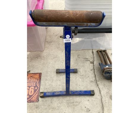 A SINGLE ROLLER STAND 