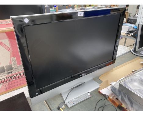 A POLAROID HD READY TV WITH REMOTE 