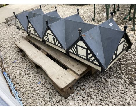 A VINTAGE CAST IRON ARCH WAY TOP 