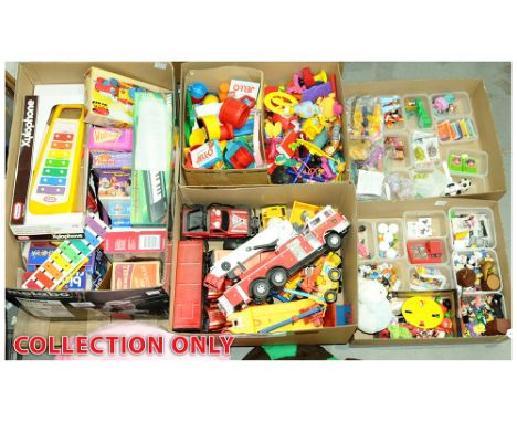 PALLET LOT - Little Tikes, Duplo Lego, Remco - a large quantity of Children's boxed and unboxed toys, play sets and soft toys