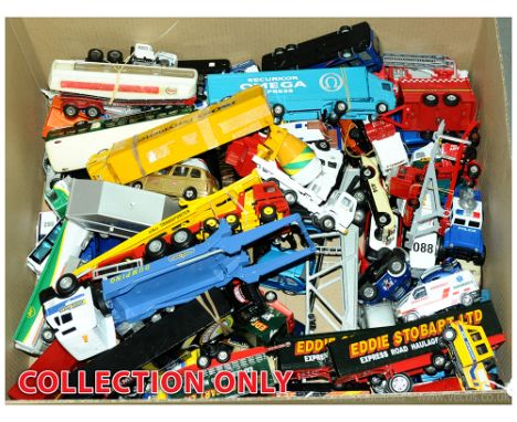 Corgi, Oxford Diecast and similar a large quantity of unboxed diecast and plastic constructed models comprising of Motor Vehi