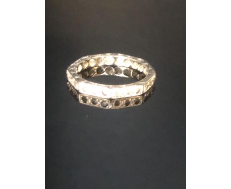 9ct Gold ring set with 24 cz stones Size M 1.9g 