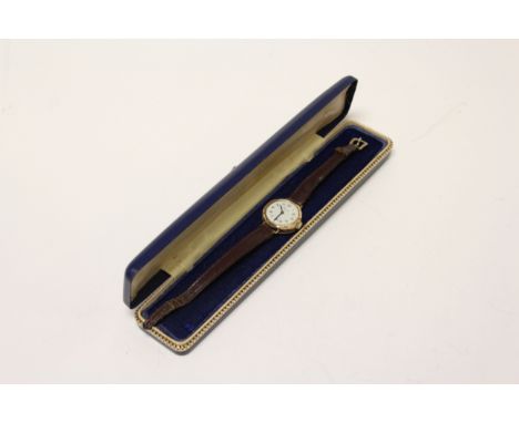 Presista 17 jewels Incabloc 9ct rose gold cased ladies wristwatch, the case with engraved scroll decoration to the corners, w
