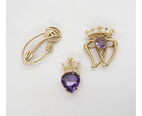 Three 9ct gold Scottish themed items, an amethyst, diamond and pearl Luckenbooth pendant, length 3cm, together with a amethys