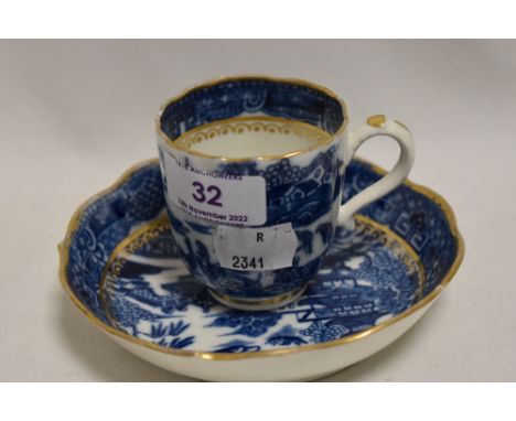 An 18th century Caughley blue and white ware pattern tea cup and saucer, bearing S mark to base.
saucer and cup both with no 