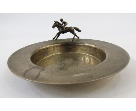 Silver ' Goodwood Racecourse ' dish, London 2006, Links of London, the rim surmounted with a model of a horse and jockey, the