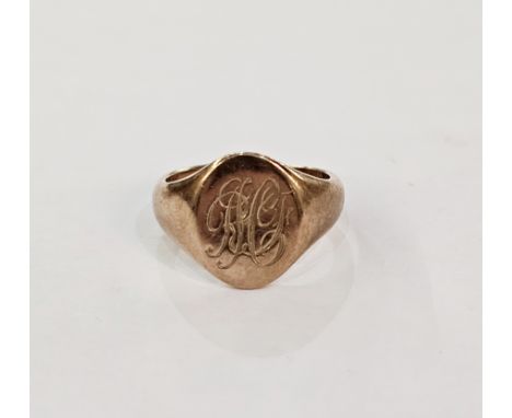 9ct gold signet ring with oval top, 5.8g, finger size K1/2&nbsp;