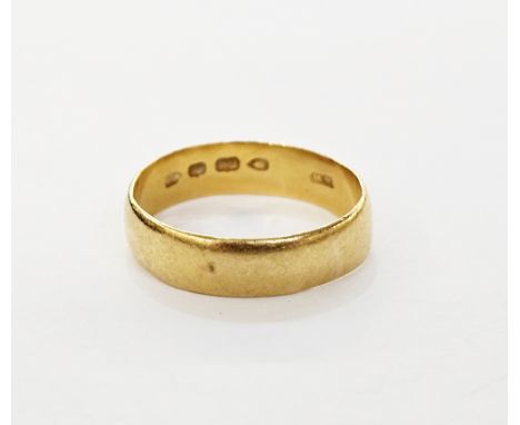 22ct gold wedding ring, approx 4.5g, size P