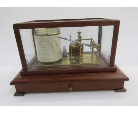 Modern barograph&nbsp;in glazed case, 23cm high&nbsp;