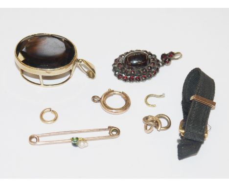 Gold-coloured bar brooch&nbsp;with small enamel and pearl duck, unmarked, a large 9ct gold smoky quartz pendant, a 19th centu