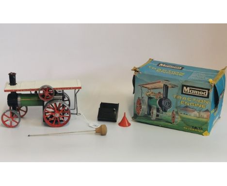 A Mamod traction engine TE1A (boxed), with accessories.