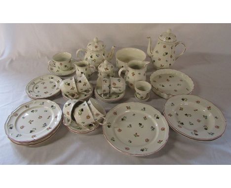 Villeroy &amp; Boch 'Petite Fleur' part dinner / tea service