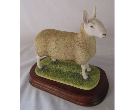 Limited edition Border Fine Arts 'Border Leicester Tup' no 312/950 Sculptor R J Ayres complete with certificate L 18 cm H 17 