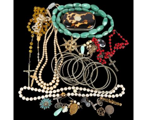 Various jewellery, including Aventurine quartz bead necklace, Maltese Cross brooch, silver cufflinks etcLot sold as seen unle