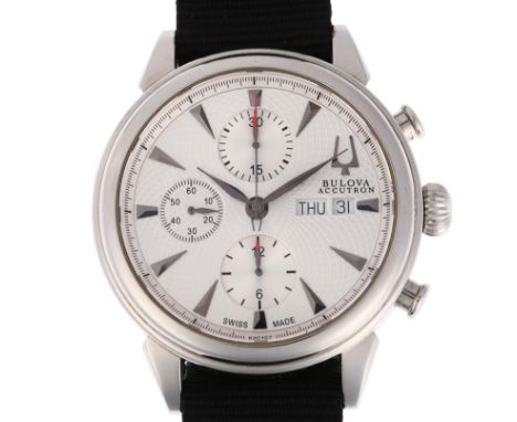 BULOVA - a stainless steel Accutron automatic calendar chronograph wristwatch, ref C869882, silvered dial with arrowhead hour