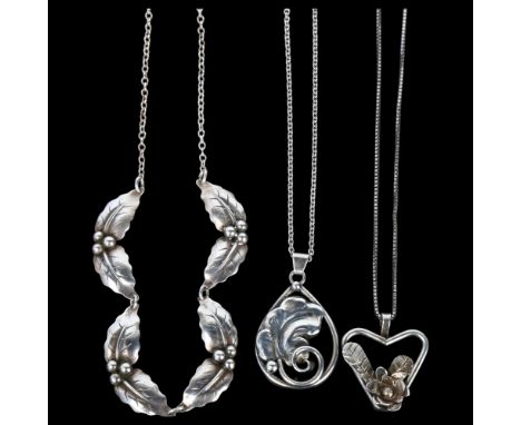3 Danish silver floral necklaces, 27.8g total (3)No damage or repair, only light surface wear 
