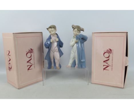 Nao - Two boxed figures comprising # 1316 La Chaqueta De Papa and # 1319 El Frac De Papa, largest approximately 23 cm (h). [2