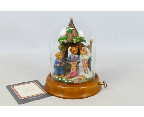 Franklin Mint - A limited edition 'The Teddy Bear Wedding Musical Bell Jar' by Carol Lawson - Jar is presented in inner polys