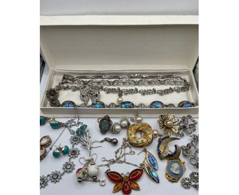 A Selection of 20th century costume jewellery (from early 20th century onwards). Comprising a marcasite necklet, marcasite br