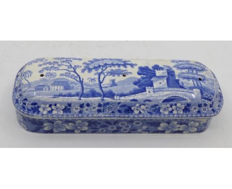 Spode pearlware Catle pattern blue and white transfer printed razor / toothbrush box , circa 1820 . 20cm x 7.5cmChip inside c
