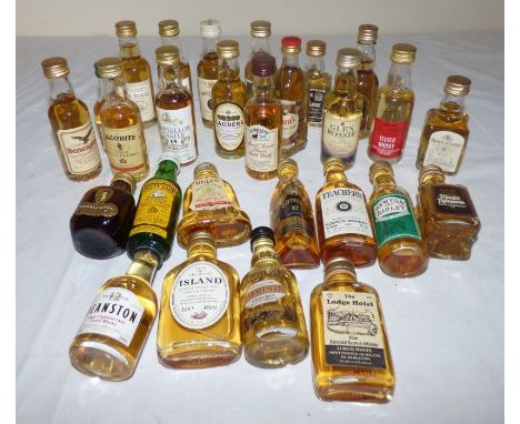 27 mixed single malts and blended Scotch whiskies, including Cutty Sark, Deanstone 12 year old. (27)