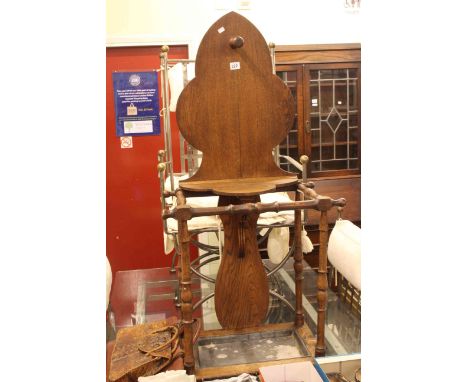 Oak shaped top stick stand.