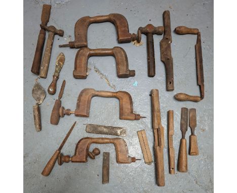 A collection of vintage wooden tools to include G-clamps, hammers and chisels. Location:GIf there is no condition report, ple