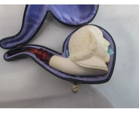 A cased Meerschaum pipe of Shakespeare