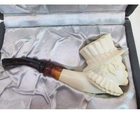 A cased Meerschaum pipe of a Beefeater
