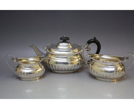 A HALLMARKED THREE PIECE TEA SERVICE - SHEFFIELD 1914, approx combined weight 1250g, W 28.5 cm