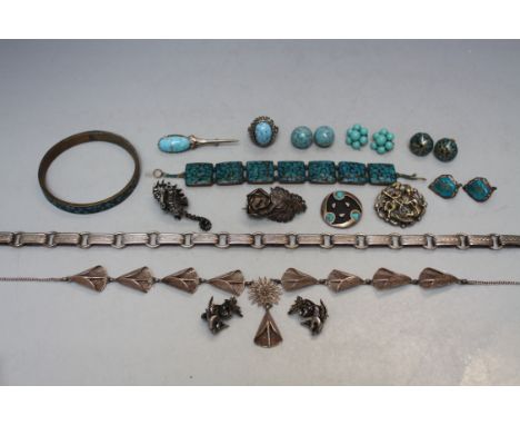 A COLLECTION OF VINTAGE WHITE METAL JEWELLERY, various styles and periods, comprising five brooches, five pairs of earrings, 