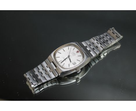 A GENTS OMEGA STAINLESS STEEL ELECTRONIC f300HZ GENEVE CHRONOMETER, W 4 cmCondition Report:face heavily scratched, working ca