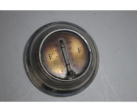 A HALLMARKED SILVER NOVELTY BAROMETER DESK WEIGHT - BIRMINGHAM 1904, Dia 8.5 cm